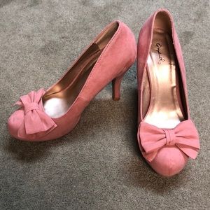 Quipid gorgeous heels